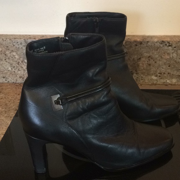 Laura Scott Shoes - Black boots